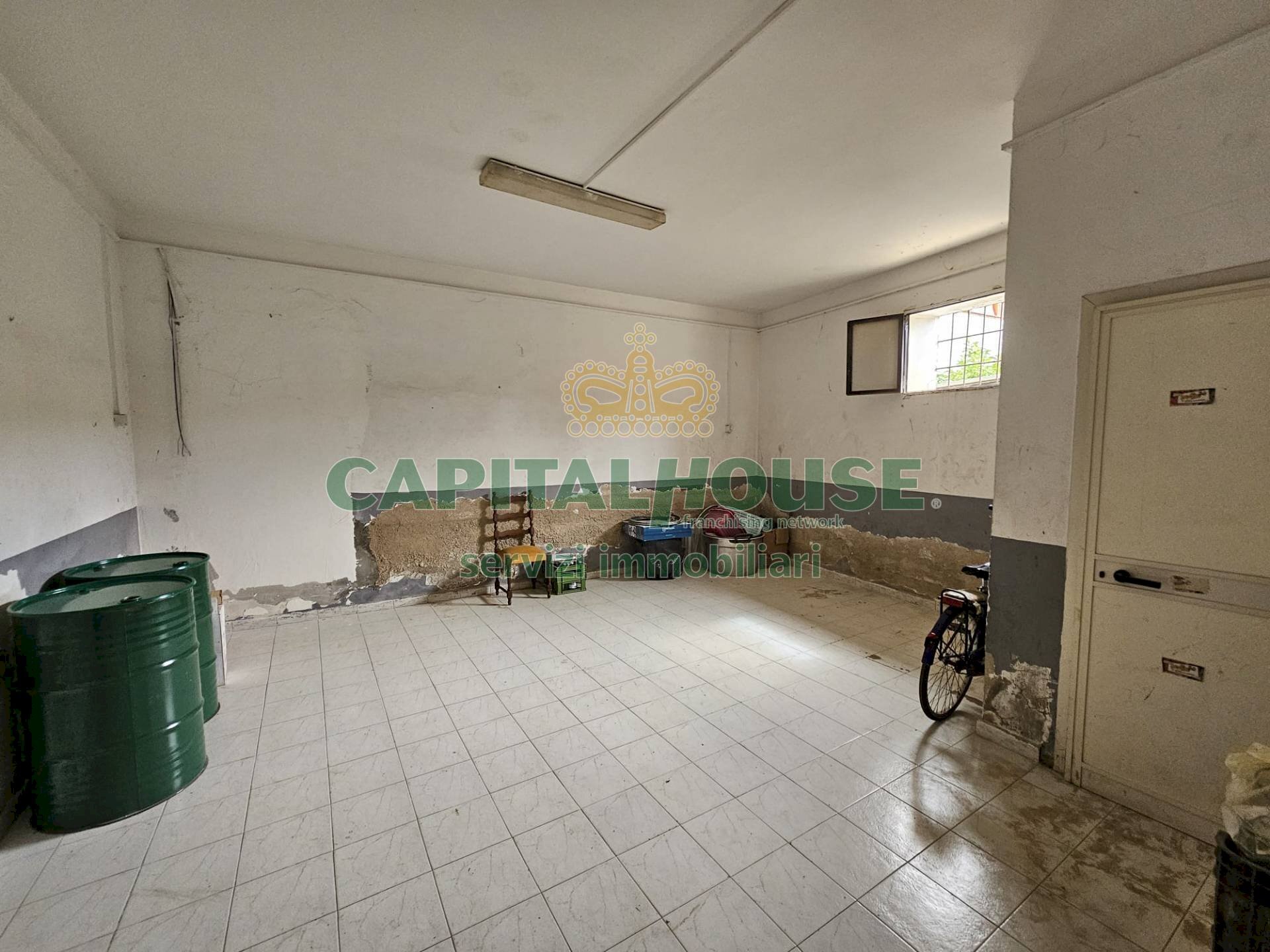 Foto 1 - Commercial Premises via perrone, Francolise - photo 1