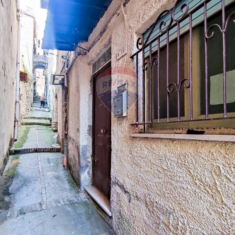 Edificio all\'aperto - Quadrilocale vico dario
 
33, Minturno - foto 3