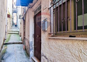 Edificio all\'aperto - Quadrilocale vico dario
 
33, Minturno - foto 3