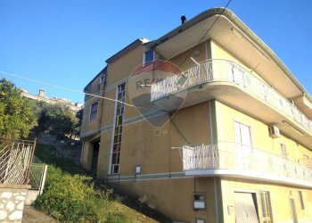 Edificio all\'aperto - Casa indipendente Castelforte - foto 1