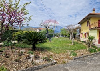 Giardino - Casa indipendente via Filieri
 
338, Sant'Elia Fiumerapido - foto 4