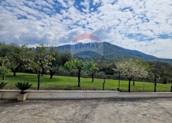 Vista delle montagne - Casa indipendente via Filieri
 
338, Sant'Elia Fiumerapido - foto 10
