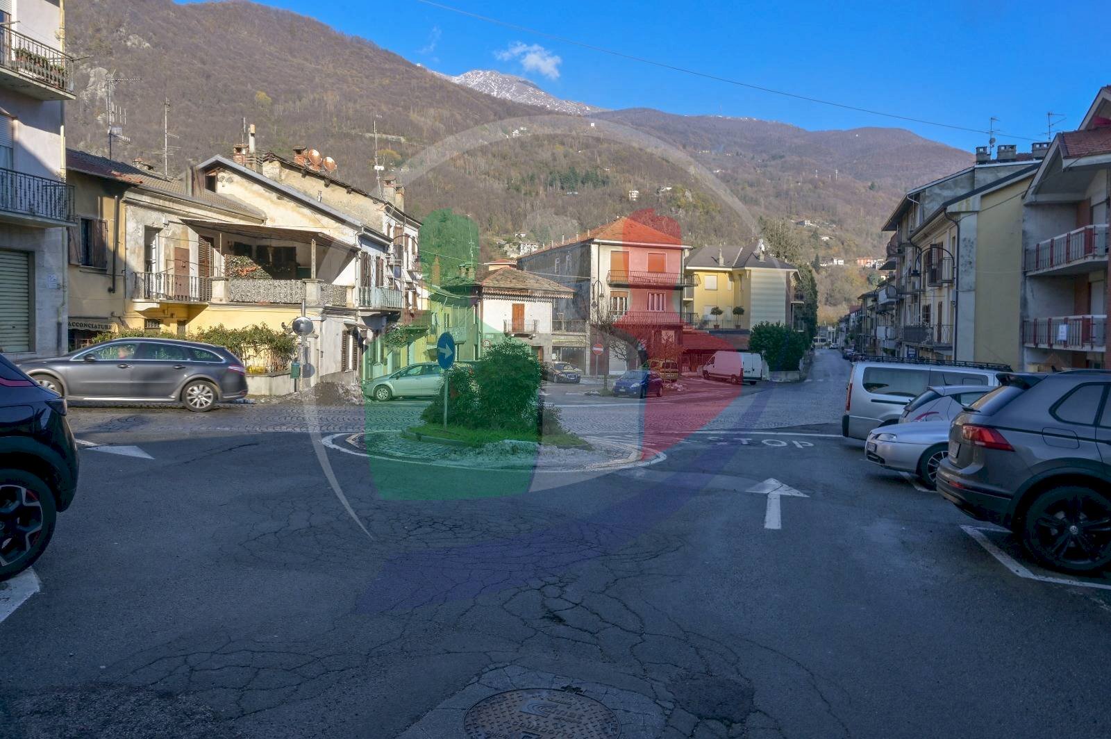 Foto 2 - Negozio Piazza  Europa
 
12, Pont-Canavese - foto 2