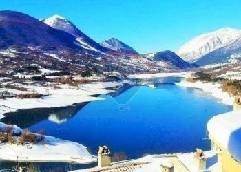 Vista dell\'acqua - Locale Commerciale Via Sarentina
 
44, Barrea - foto 4