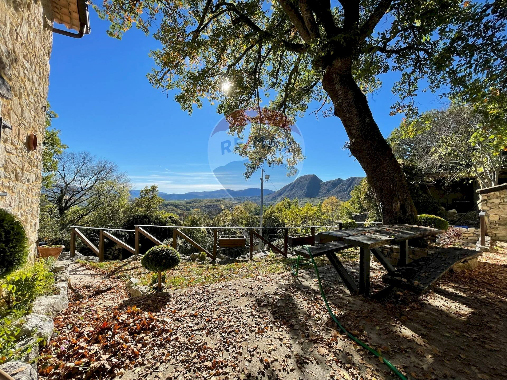 Vista delle montagne - Rustico Campo
 
snc, Castel San Vincenzo - foto 2