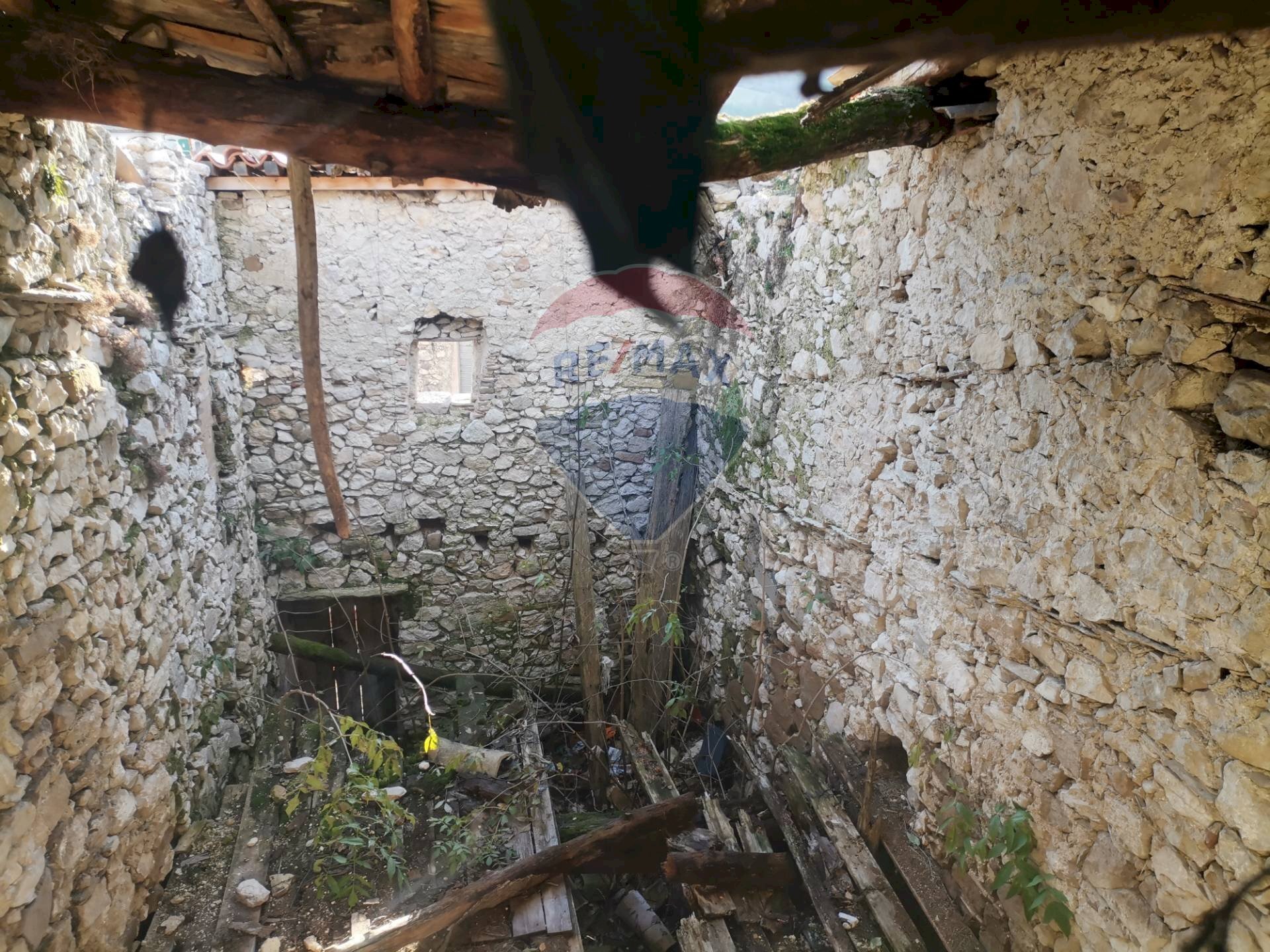 Edificio all\'aperto - Rustico Via Tricaglia, Barrea - foto 2