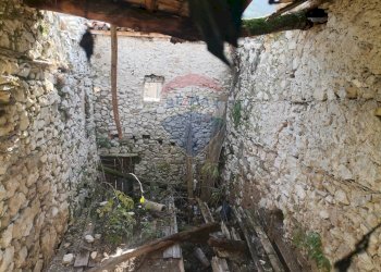 Edificio all\'aperto - Rustico Via Tricaglia, Barrea - foto 7