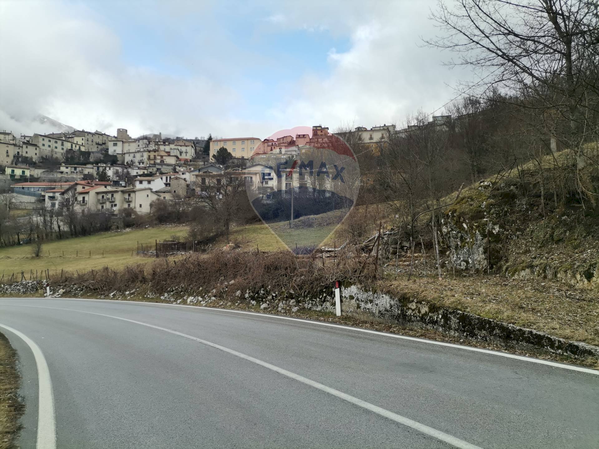 Edificio all\'aperto - Building land Via Sarentina, Barrea - photo 3