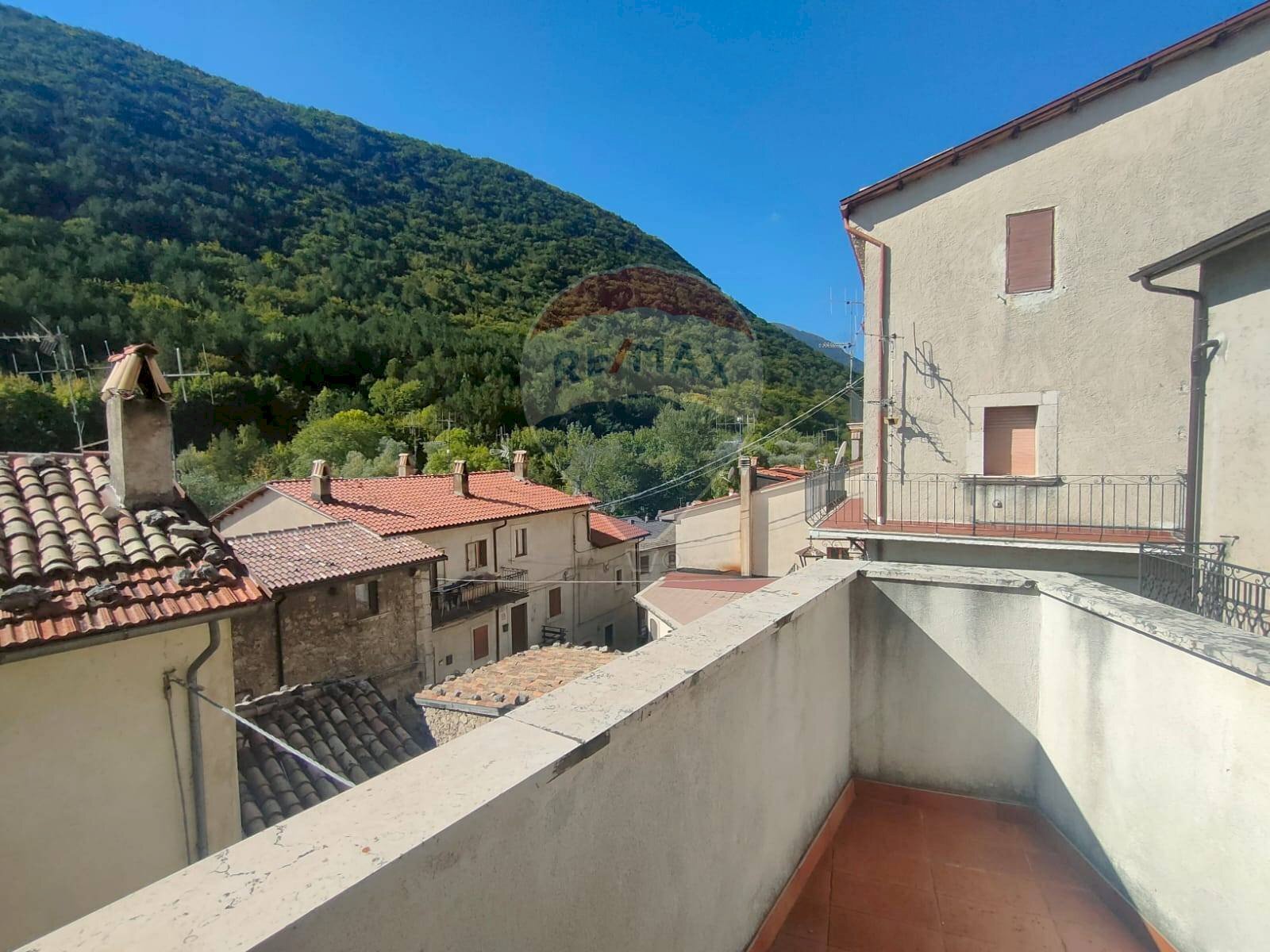 Balcone - Trilocale Via Caracena
 
45, Villetta Barrea - foto 1