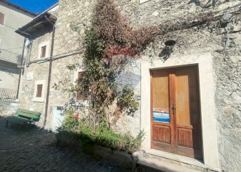 Edificio all\'aperto - Trilocale Via Caracena
 
45, Villetta Barrea - foto 37