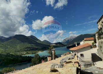 Vista delle montagne - Rustico Via Palombara
 
28, Barrea - foto 12