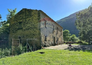 Casa all\'aperto - Rustic Località Sorgenti del Volturno
 
snc, Rocchetta a Volturno - photo 11