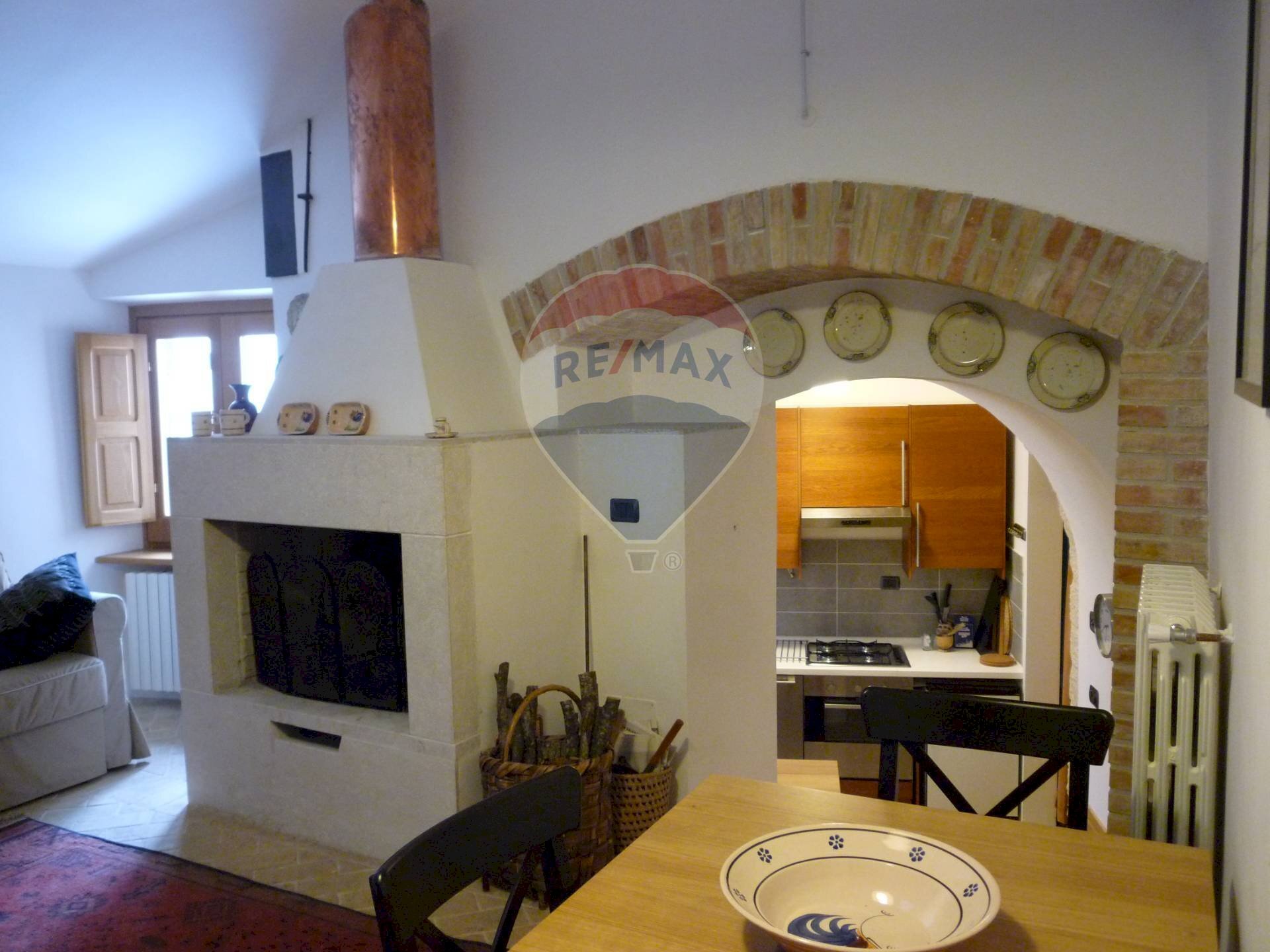 Sala da pranzo - Quadrilocale Via G. B. Antonucci
 
1, Civitella Alfedena - foto 1