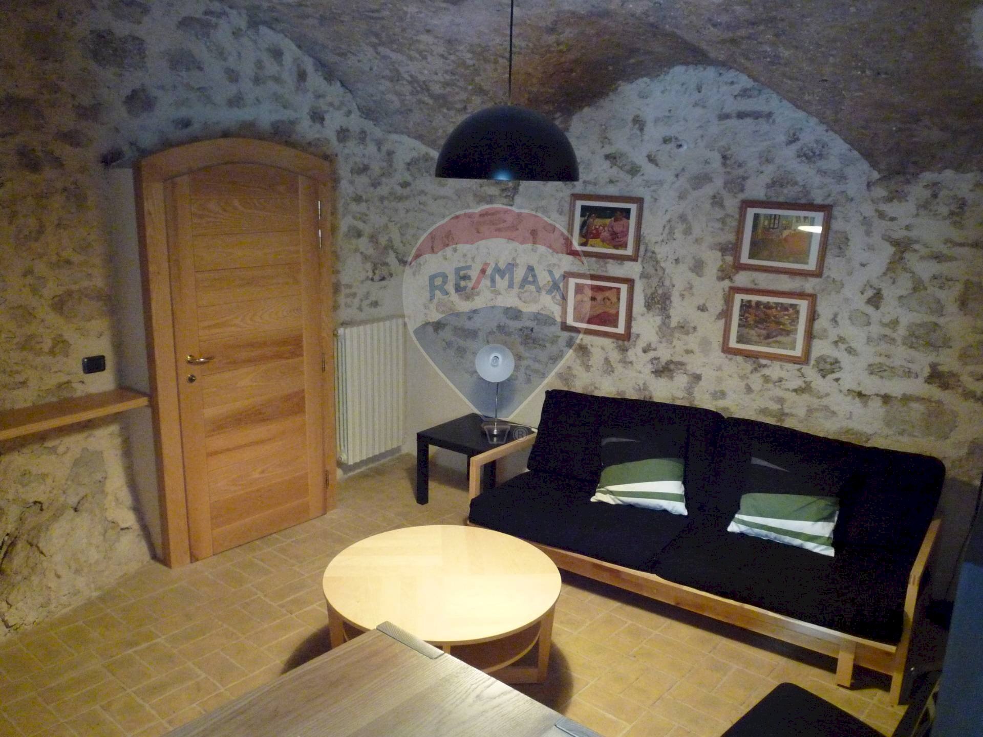 Soggiorno - Quadrilocale Via G. B. Antonucci
 
1, Civitella Alfedena - foto 1