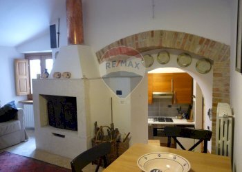 Sala da pranzo - Quadrilocale Via G. B. Antonucci
 
1, Civitella Alfedena - foto 1