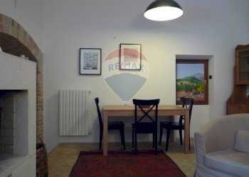 Sala da pranzo - Quadrilocale Via G. B. Antonucci
 
1, Civitella Alfedena - foto 6