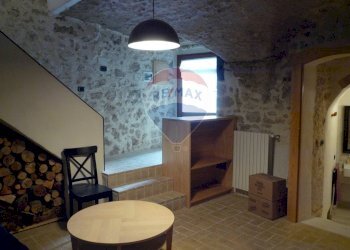 Sala da pranzo - Quadrilocale Via G. B. Antonucci
 
1, Civitella Alfedena - foto 12