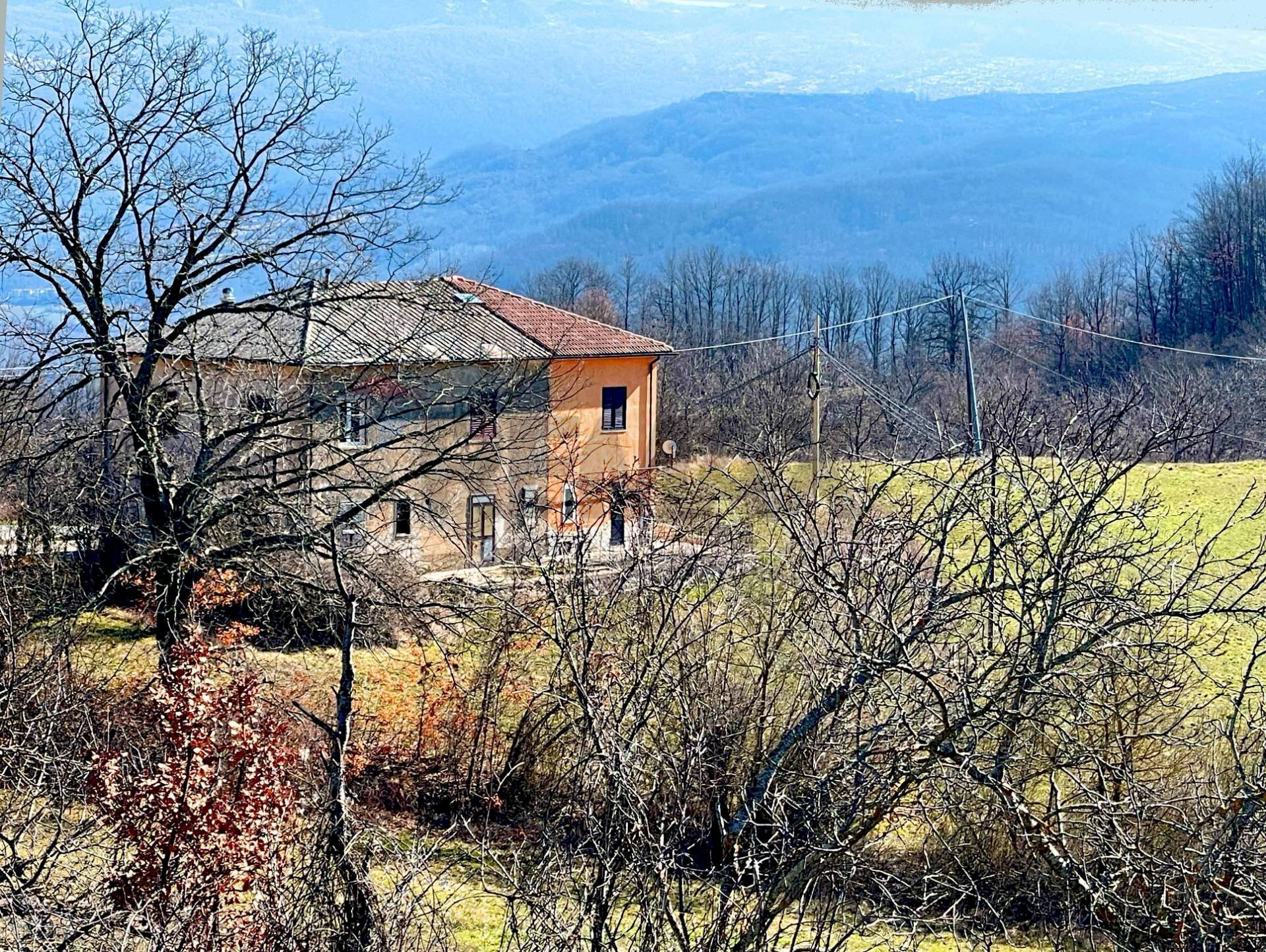 Vista delle montagne - Casa indipendente Via Pietransieri
 
3, Ateleta - foto 1