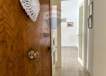 Hall / corridoio - Quadrilocale Via Giuseppe Mazzini
 
3, Rocchetta a Volturno - foto 2