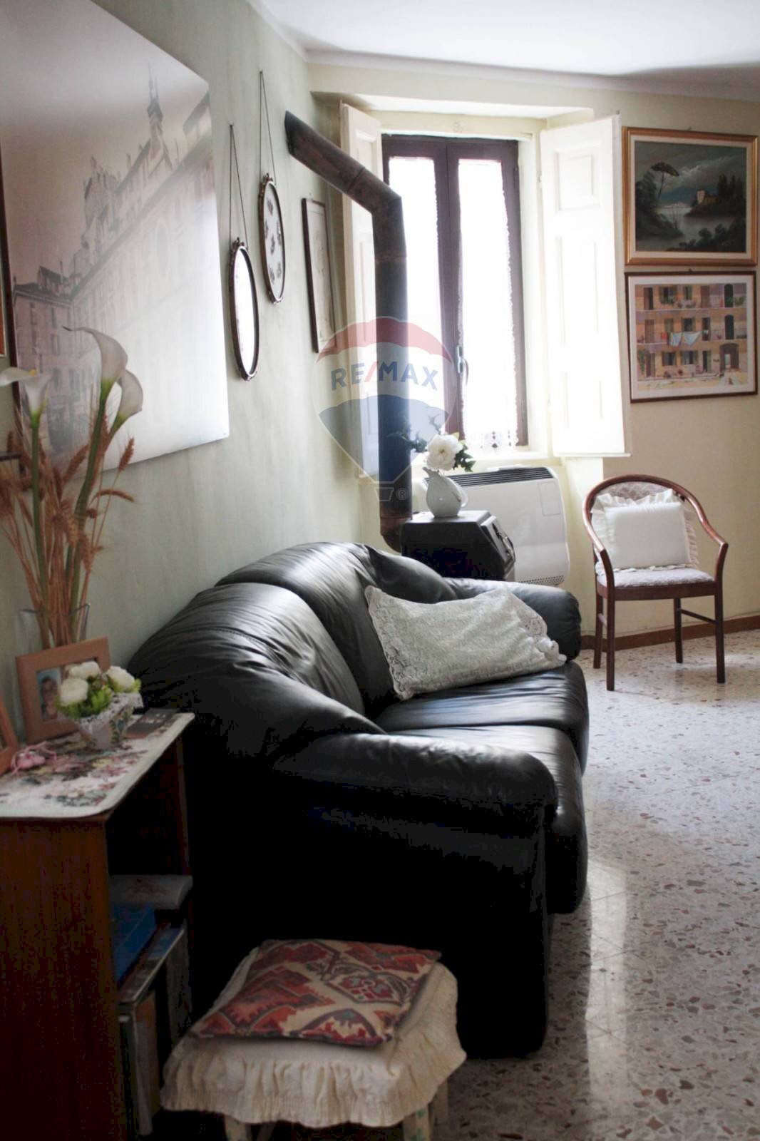 Soggiorno - Casa semi indipendente Piazza Vittorio Emanuele III
 
4, Castel San Vincenzo - foto 3