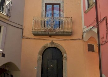 Edificio all\'aperto - Casa semi indipendente Piazza Vittorio Emanuele III
 
4, Castel San Vincenzo - foto 4