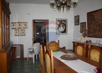 Sala da pranzo - Casa semi indipendente Piazza Vittorio Emanuele III
 
4, Castel San Vincenzo - foto 41