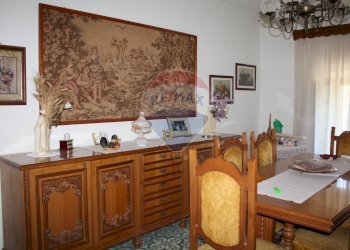 Sala da pranzo - Casa semi indipendente Piazza Vittorio Emanuele III
 
4, Castel San Vincenzo - foto 42