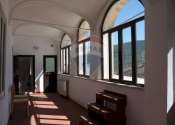 Hall / corridoio - Casa semi indipendente Piazza Vittorio Emanuele III
 
4, Castel San Vincenzo - foto 47