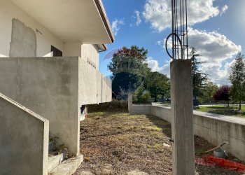 Giardino - Villa Via Cannavinella
 
snc, Rocchetta a Volturno - photo 9