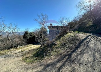 Giardino - Trilocale Via Leonardo Da Vinci, Montaquila - foto 11