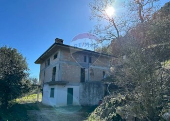 Casa all\'aperto - Trilocale Via Leonardo Da Vinci, Montaquila - foto 12