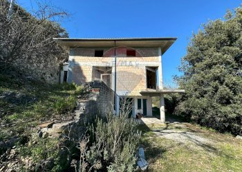 Casa all\'aperto - Trilocale Via Leonardo Da Vinci, Montaquila - foto 20