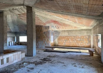 Stanza vuota - Trilocale Via Leonardo Da Vinci, Montaquila - foto 44