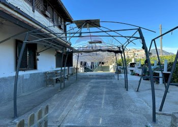 Edificio all\'aperto - Casa semi indipendente Località Colle, Colli a Volturno - foto 7