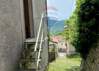 Scale - Independent house Via Vicolo Cappella
 
snc, Rocchetta a Volturno - photo 15