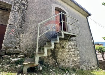 Scale - Independent house Via Vicolo Cappella
 
snc, Rocchetta a Volturno - photo 18