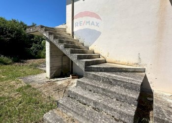 Scale - Independent house Eduardo De Filippo
 
snc, Rocchetta a Volturno - photo 23