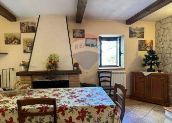 Piano terra rialzato - Casa semi indipendente Via Buonconsiglio
 
snc, Scapoli - foto 1