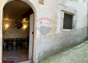 Ingresso piano seminterrato - Casa semi indipendente Via Buonconsiglio
 
snc, Scapoli - foto 41