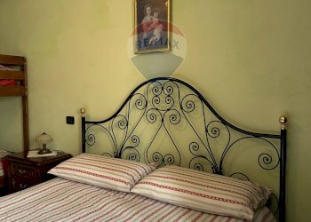 Camera / camera da letto - Casa semi indipendente Via Buonconsiglio
 
snc, Scapoli - foto 32