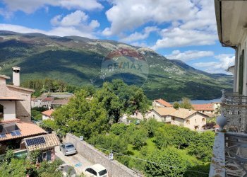 Vista delle montagne - Trilocale Via Nazionale
 
13, Civitella Alfedena - foto 13