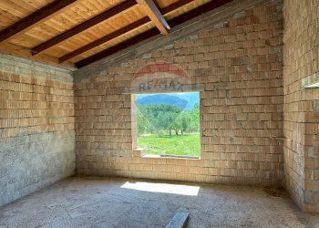 Stanza vuota - Casa indipendente Via Botticelli
 
snc, Montaquila - foto 2