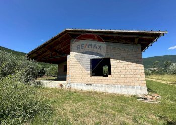 Casa all\'aperto - Casa indipendente Via Botticelli
 
snc, Montaquila - foto 3