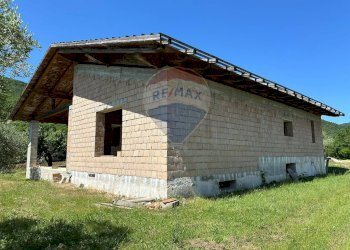 Casa all\'aperto - Casa indipendente Via Botticelli
 
snc, Montaquila - foto 7