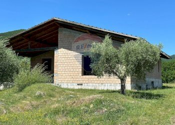 Casa all\'aperto - Casa indipendente Via Botticelli
 
snc, Montaquila - foto 54