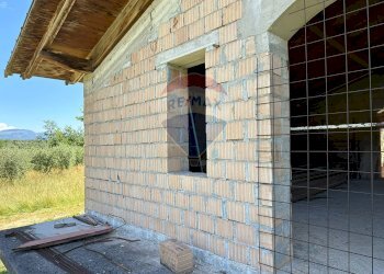 Edificio all\'aperto - Casa indipendente Via Botticelli
 
snc, Montaquila - foto 69