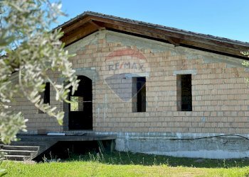 Casa all\'aperto - Casa indipendente Via Botticelli
 
snc, Montaquila - foto 78