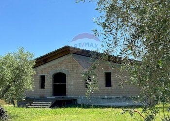 Casa all\'aperto - Casa indipendente Via Botticelli
 
snc, Montaquila - foto 81