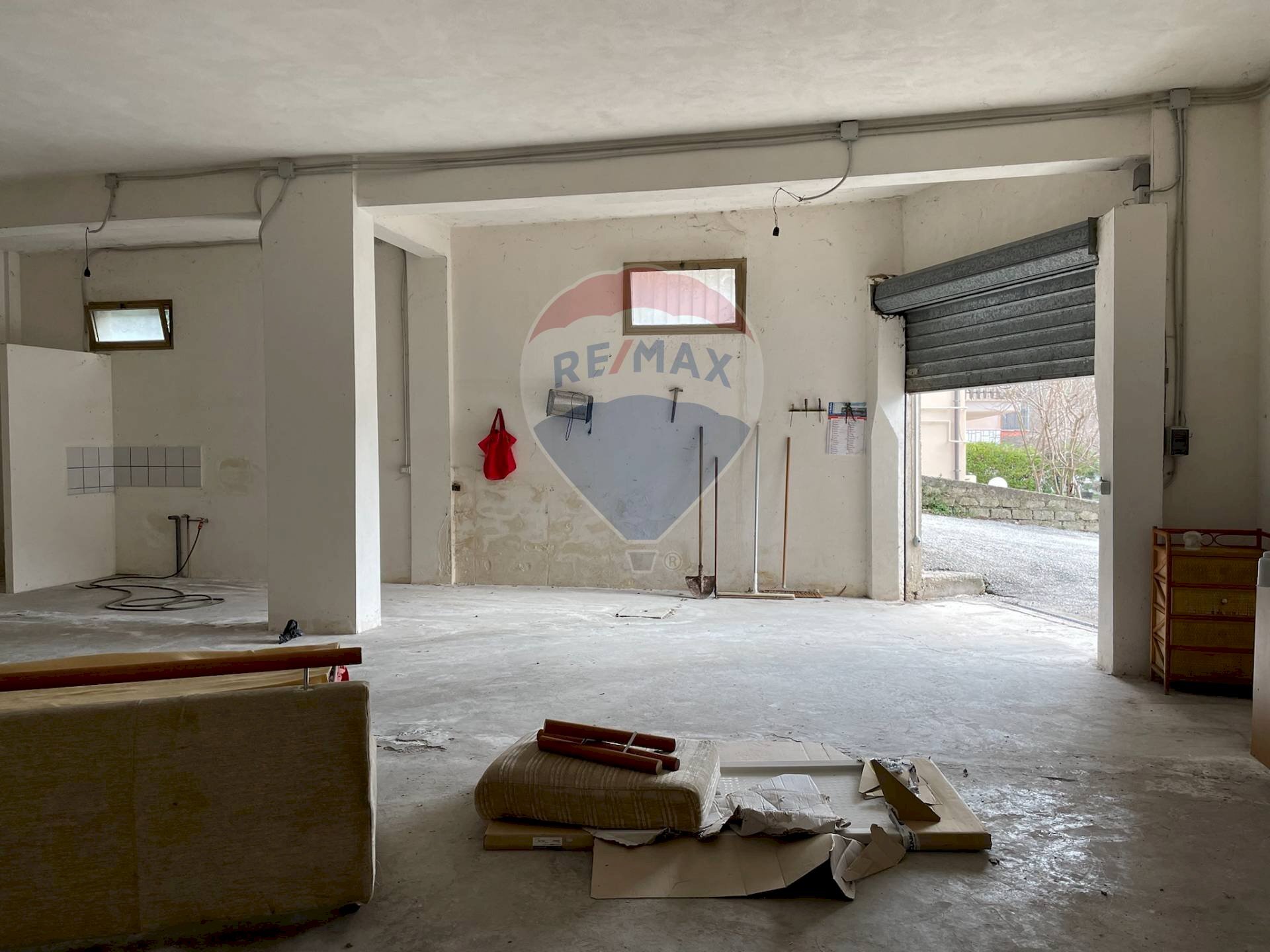 Soggiorno - Magazzino Via Isernia, Colli a Volturno - foto 1