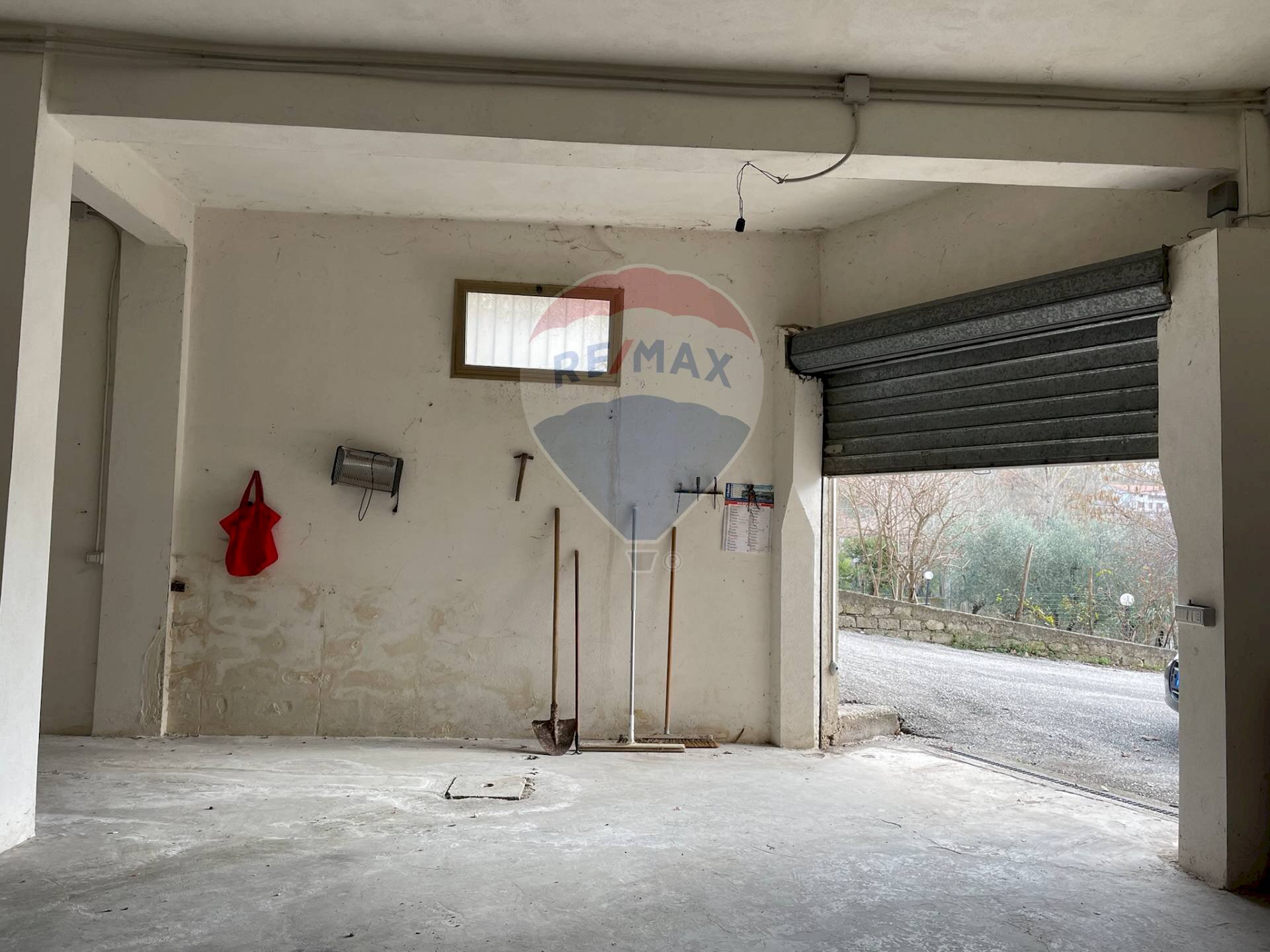 Parcheggio - Magazzino Via Isernia, Colli a Volturno - foto 2